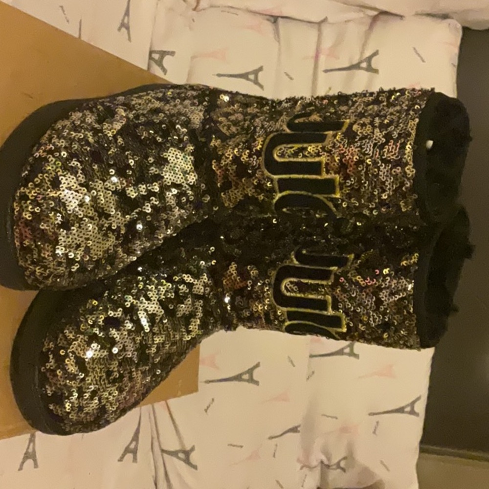 Juicy couture boots